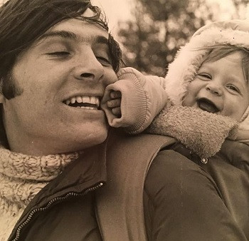 Young Alessandro Nivola with his father (Image: Instagram)